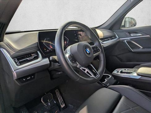 Used 2025 BMW X1 xDrive28i image 9