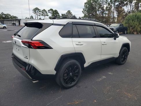 Used 2023 Toyota RAV4 SE image 6