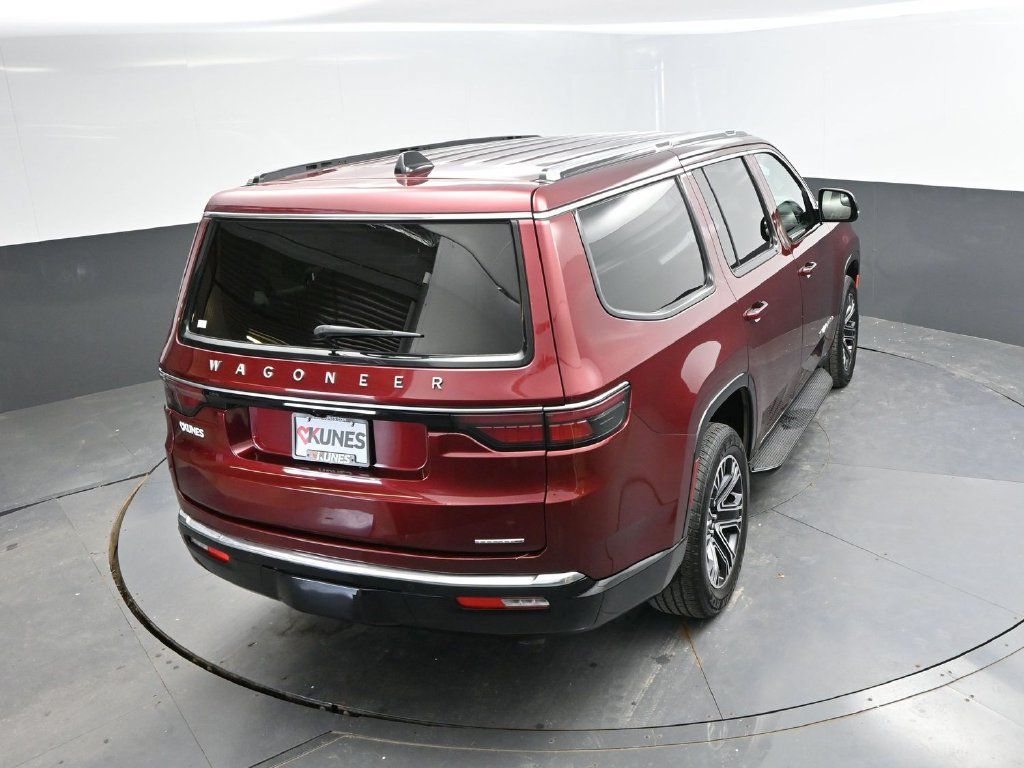 Used 2024 Jeep Wagoneer Series II w/ Flexible Seating Group AWD/4WD image 31