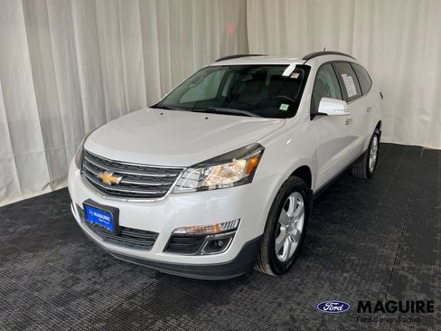 Used 2016 Chevrolet Traverse LT w/ Traveler's Package FWD image 1