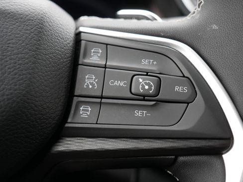 Used 2023 Jeep Grand Cherokee Laredo AWD/4WD image 29