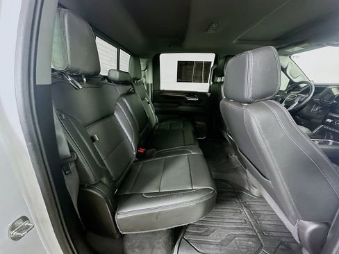 Used 2024 GMC Sierra 3500 Denali image 9