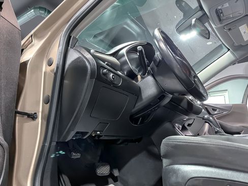 Used 2018 Chevrolet Malibu LT image 18