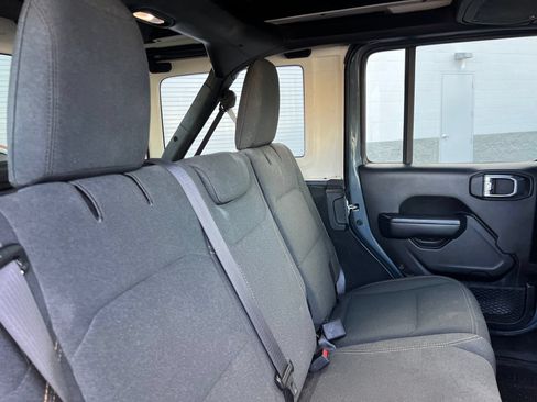 Used 2024 Jeep Wrangler Unlimited Sport AWD/4WD image 20
