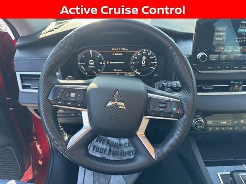 Used 2023 Mitsubishi Outlander SE image 11