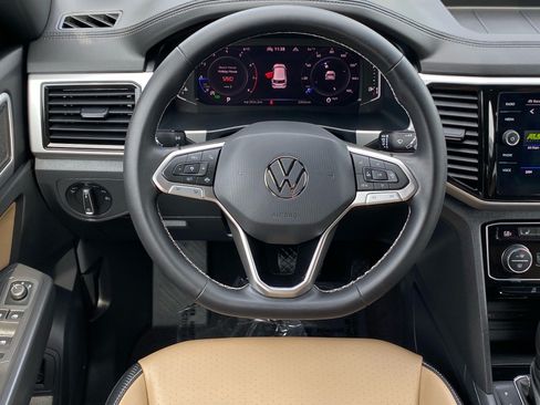 Certified 2023 Volkswagen Atlas Cross Sport SE w/ Black Wheel Package AWD/4WD image 5