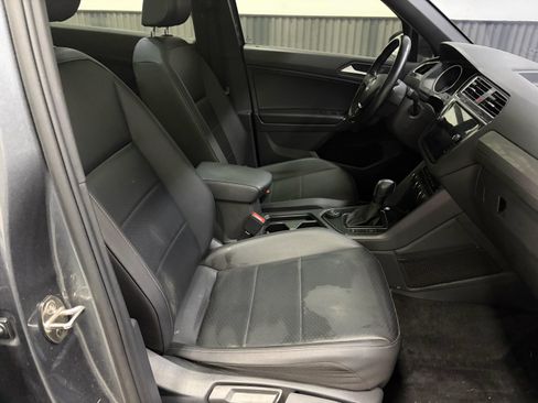 Used 2020 Volkswagen Tiguan SE R-Line AWD/4WD image 23