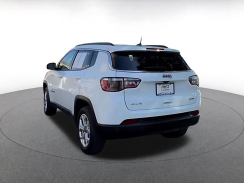 Used 2025 Jeep Compass Latitude image 11