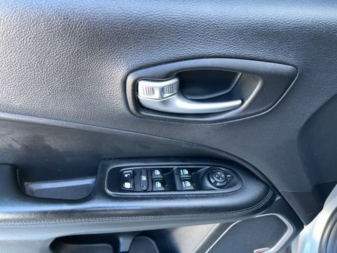 Used 2018 Jeep Compass Latitude w/ Popular Equipment Group image 15