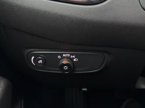 Used 2024 Chevrolet Equinox LS w/ LS Convenience Package image 18