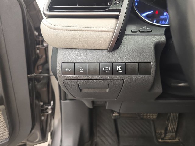 Used 2020 Toyota Camry SE FWD image 28