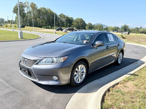 Used 2013 Lexus ES 300h w/ Premium Pkg FWD image 3