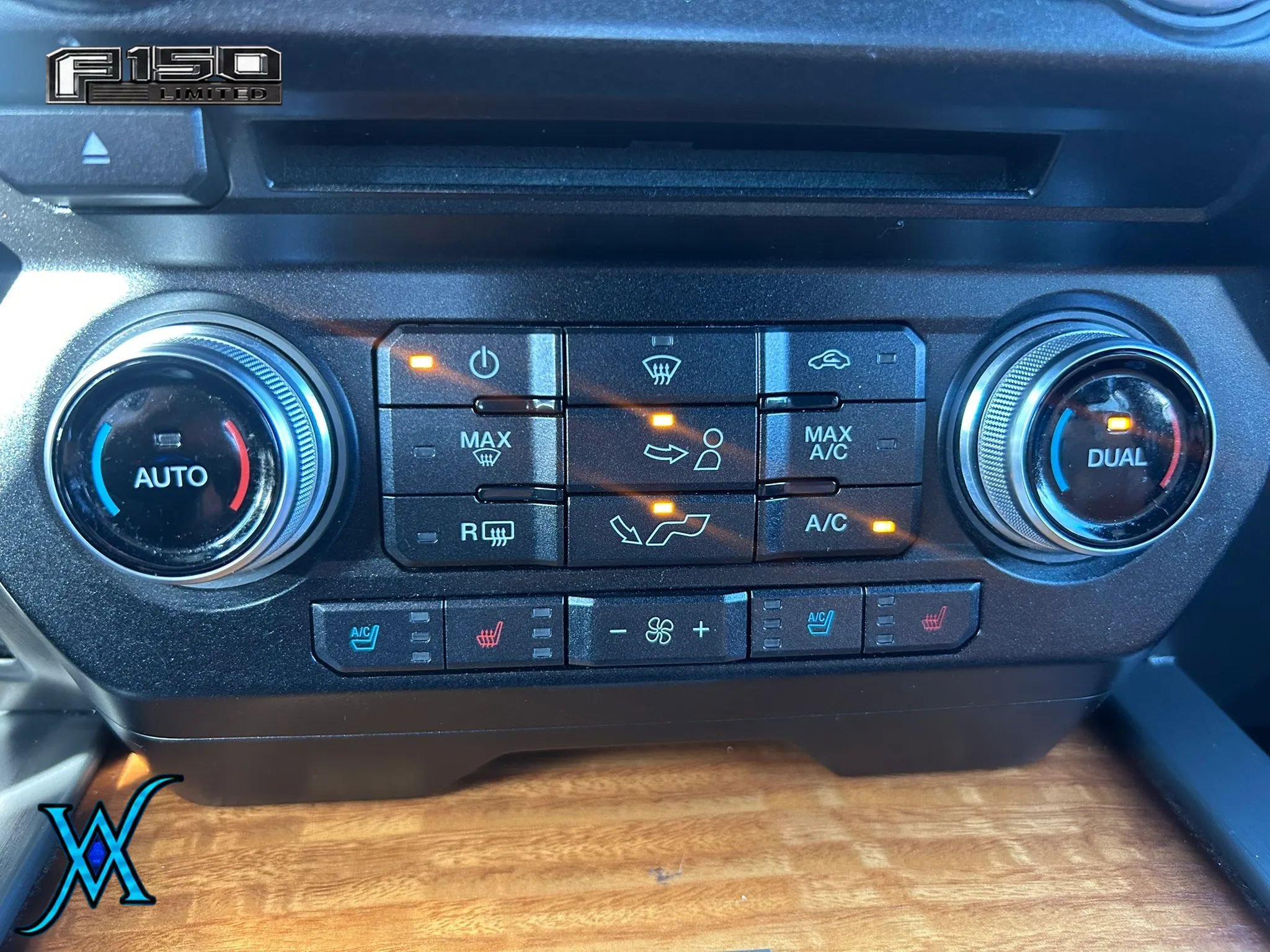 Used 2017 Ford F150 Limited AWD/4WD image 39