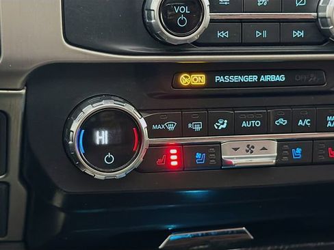 Used 2022 Ford F350 Platinum w/ FX4 Off-Road Package image 23