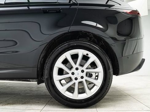 Used 2025 Land Rover Range Rover Sport AWD/4WD image 34