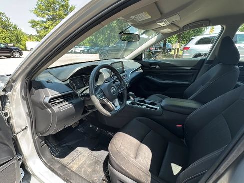 Used 2020 Nissan Altima 2.5 S FWD image 15