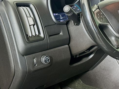 Used 2016 Chevrolet Colorado LT w/ LT Convenience Package image 16