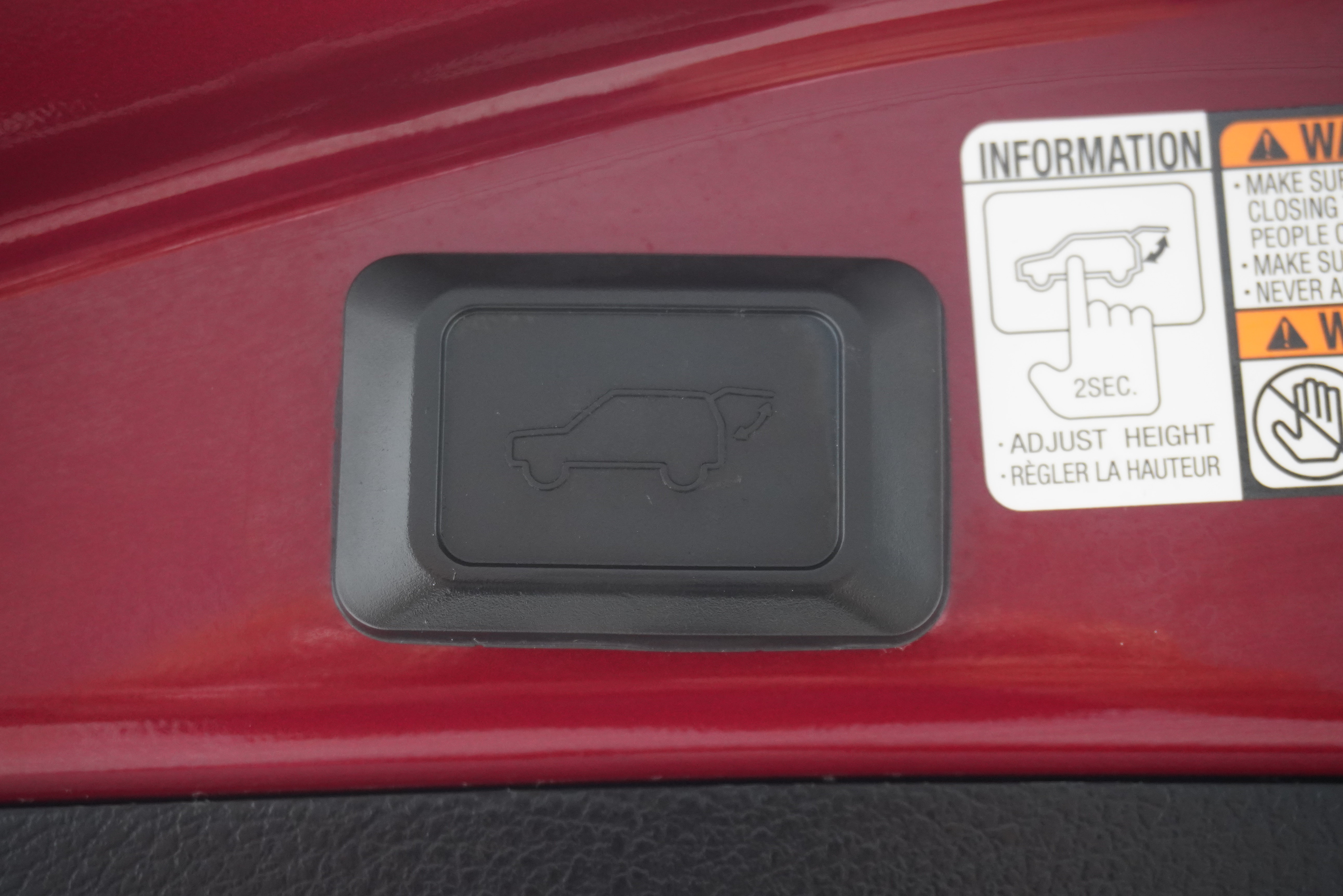 Used 2018 Toyota RAV4 XLE FWD image 28