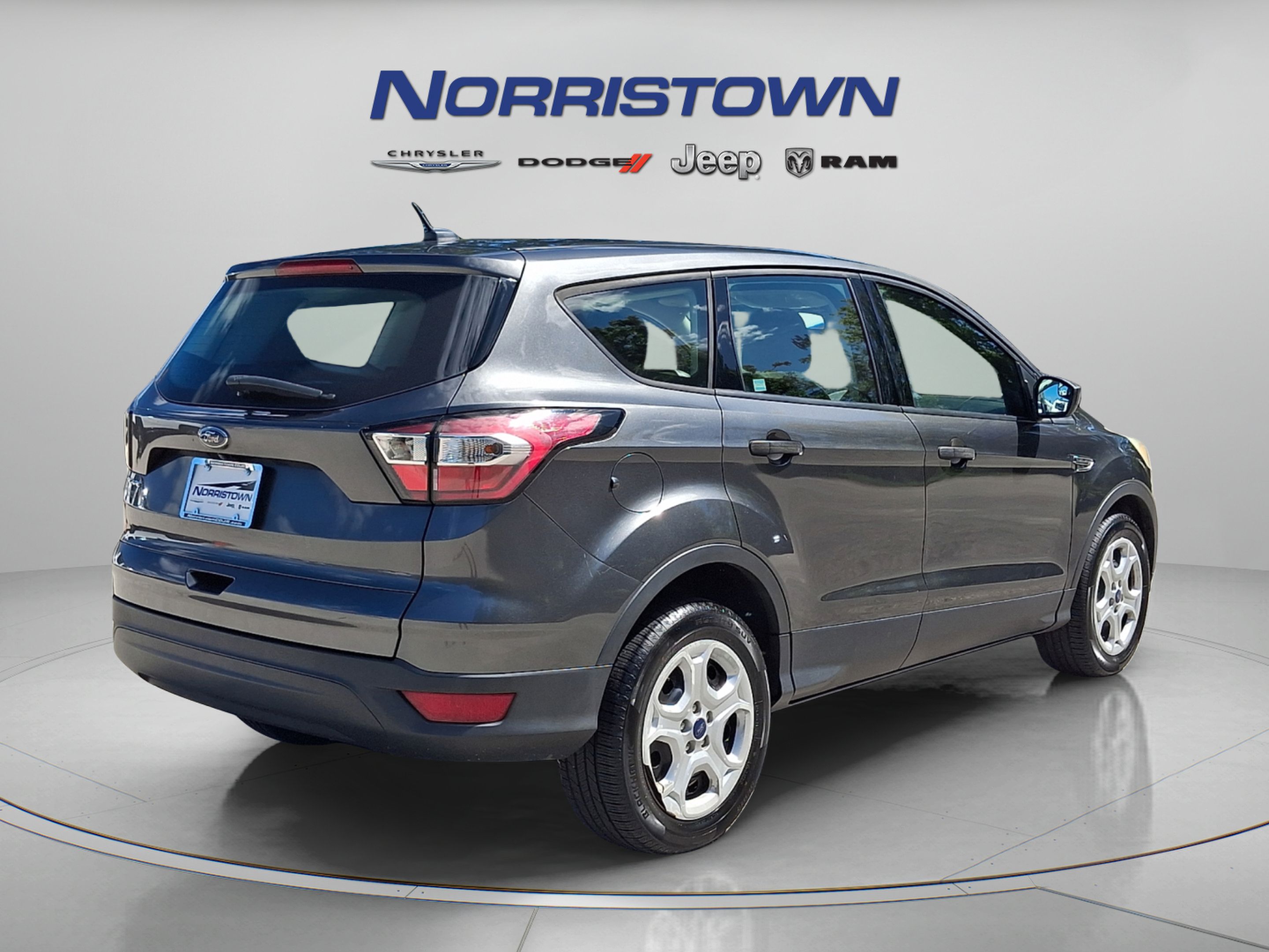 Used 2017 Ford Escape S FWD image 4