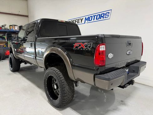 Used 2015 Ford F250 King Ranch w/ FX4 Off-Road Package AWD/4WD image 4