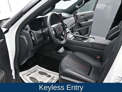 Used 2025 Nissan Armada PRO-4X image 18