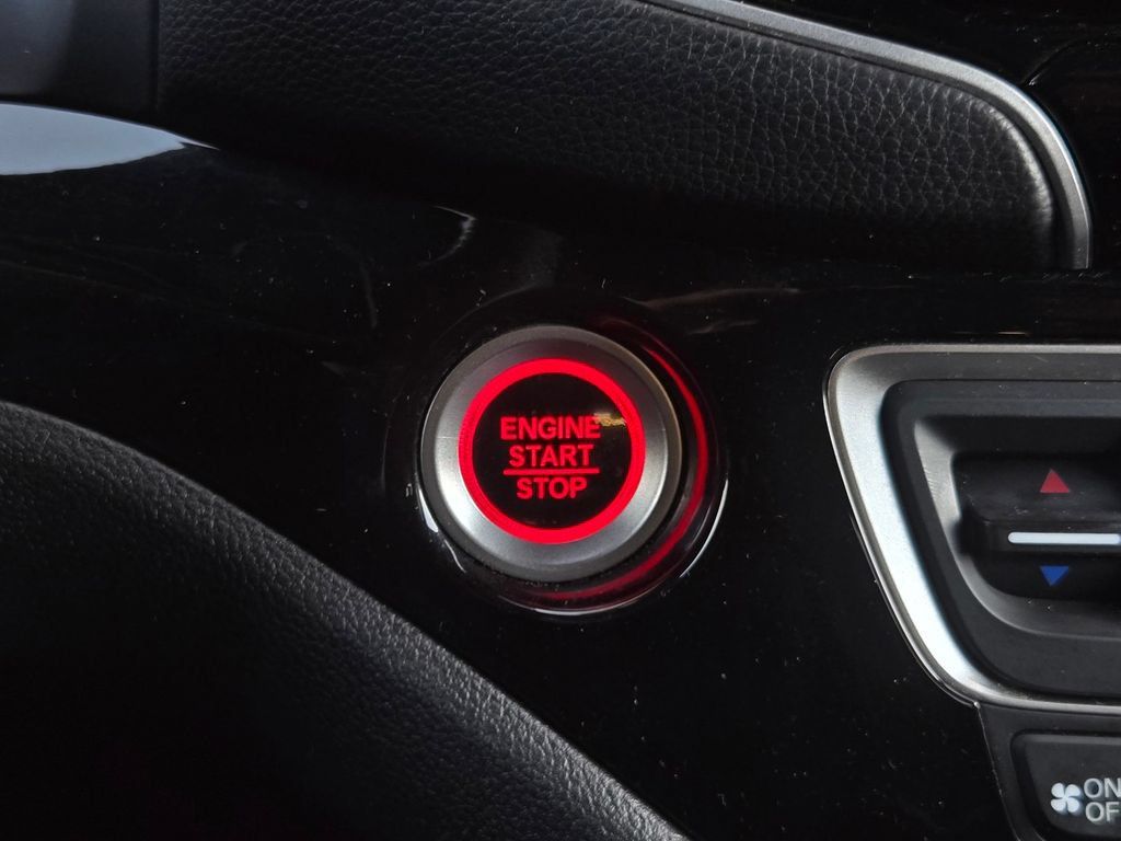 Used 2025 Honda Ridgeline Black Edition image 25