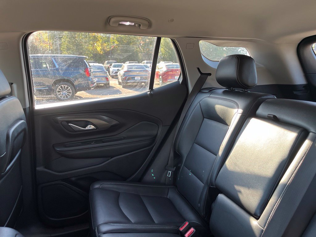 Used 2024 GMC Terrain SLT FWD image 19