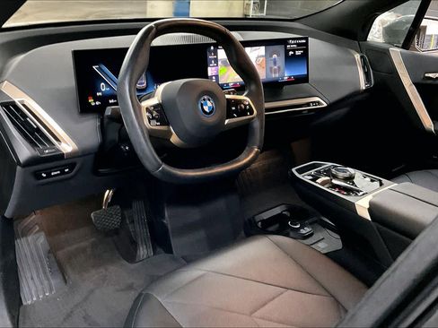 Used 2023 BMW iX xDrive50 image 16