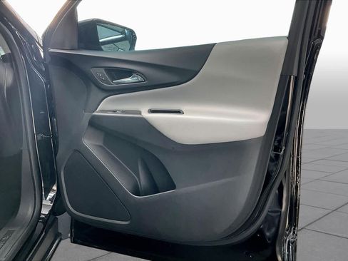 Used 2022 Chevrolet Equinox LT FWD image 23