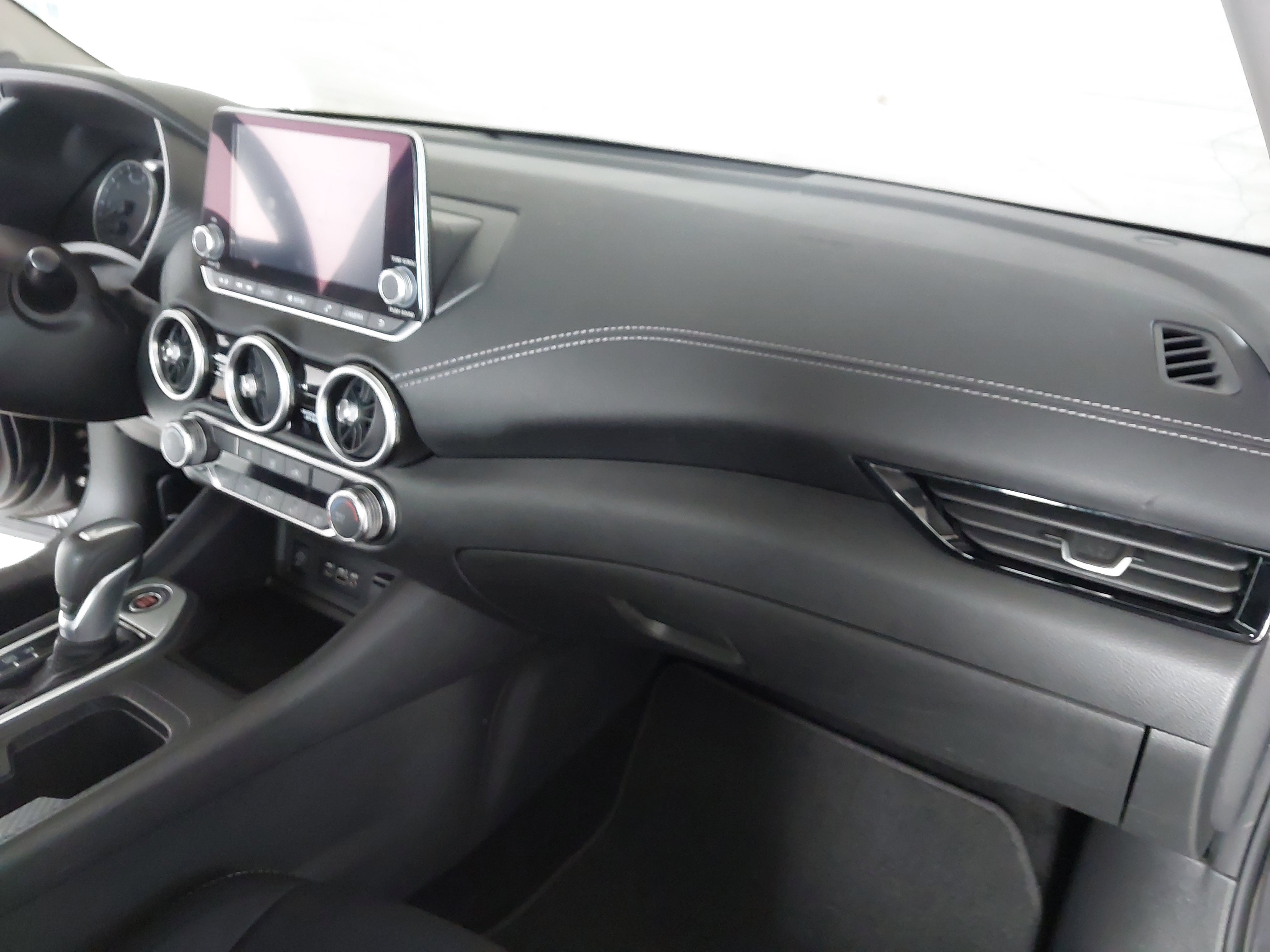 Used 2025 Nissan Sentra SV FWD image 25