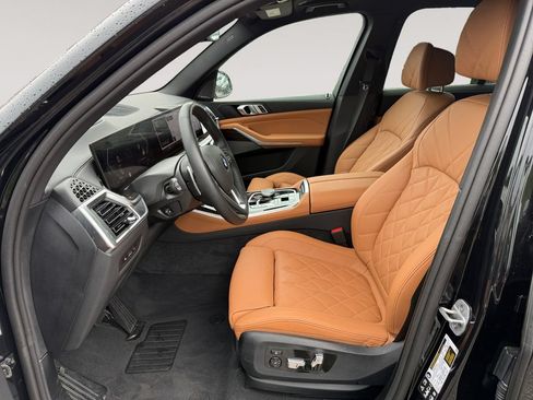 Used 2025 BMW X5 xDrive40i AWD/4WD image 2
