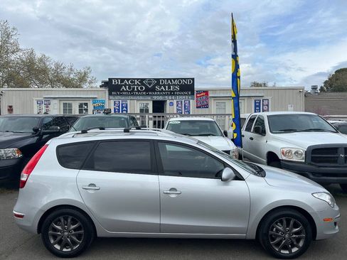 Used 2012 Hyundai Elantra w/ Preferred Pkg FWD image 9
