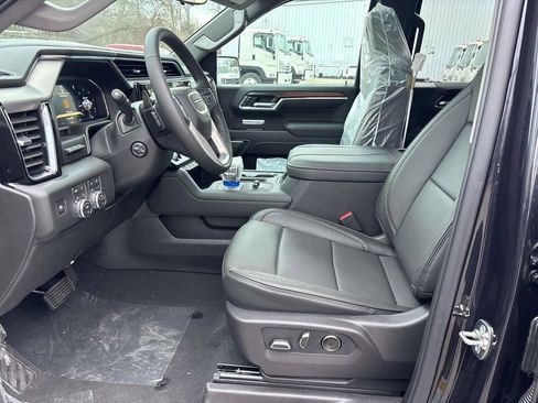 New 2026 GMC Sierra 1500 Denali w/ Denali Reserve Package image 8