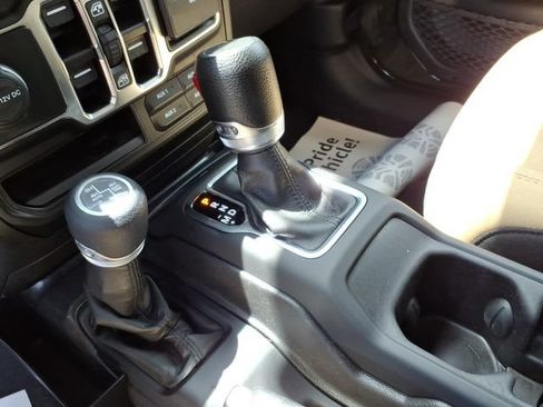 Used 2022 Jeep Wrangler Unlimited Sport AWD/4WD image 26