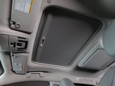 Used 2023 Toyota Sienna Limited AWD/4WD image 21