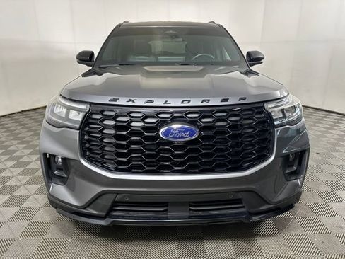 Used 2025 Ford Explorer ST-Line image 8