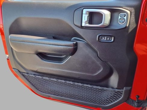 Used 2024 Jeep Wrangler Unlimited Rubicon AWD/4WD image 18