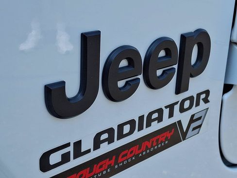 Used 2022 Jeep Gladiator Sport AWD/4WD image 30