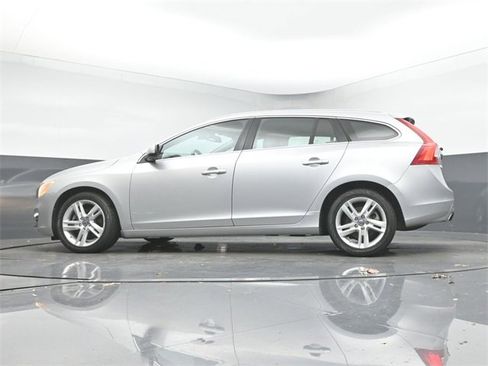 Used 2015 Volvo V60 T5 Premier image 35