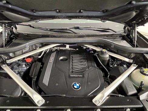 Used 2022 BMW X6 xDrive40i w/ M Sport Package image 18
