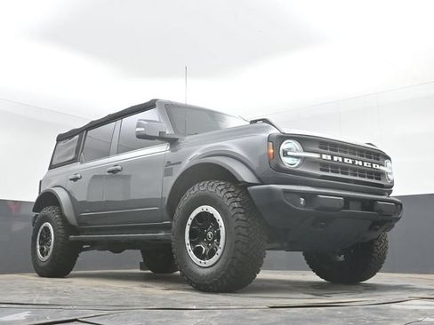 Used 2022 Ford Bronco Outer Banks w/ Sasquatch Package AWD/4WD image 42