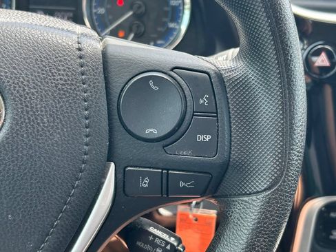 Used 2018 Toyota Corolla LE FWD image 32