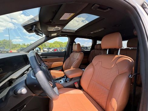 Used 2024 Kia Telluride EX X-Line AWD/4WD image 11