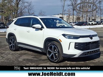 Certified 2025 Volkswagen Tiguan SE w/ Panoramic Sunroof Package