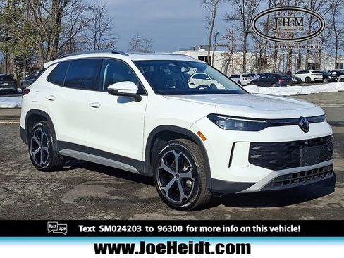 Certified 2025 Volkswagen Tiguan SE w/ Panoramic Sunroof Package image 1