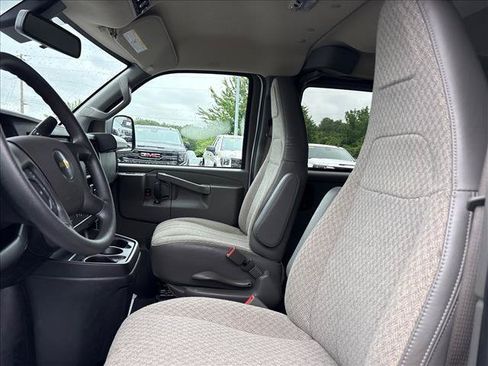 Certified 2025 Chevrolet Express 3500 LT w/ LT Preferred Equipment Group RWD image 19