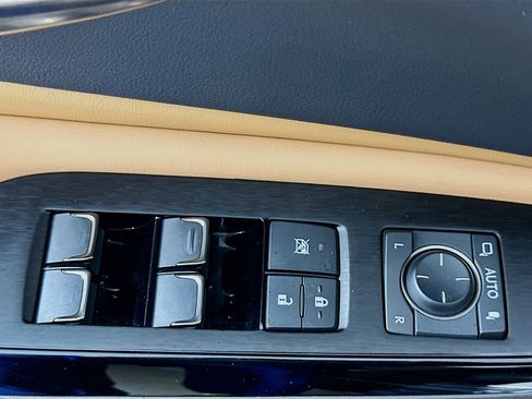 Used 2023 Lexus ES 350 w/ Premium Package image 15