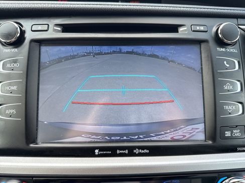 Used 2019 Toyota Highlander XLE image 16