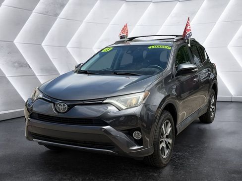 Used 2018 Toyota RAV4 XLE w/ Plus Extra Value Package FWD image 3