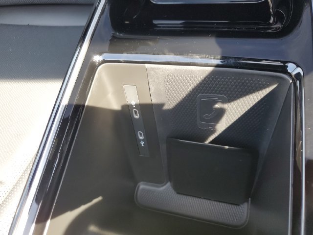 Certified 2025 Volkswagen ID.4 Pro S RWD image 27